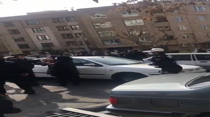 سرکوب تجمع معلمان در کرج